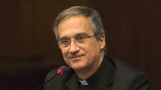 Monseñor Dario Edoardo Viganò