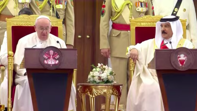 El Papa, con el rey de Bahrein