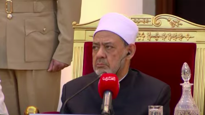 El imán de Al-Azhar