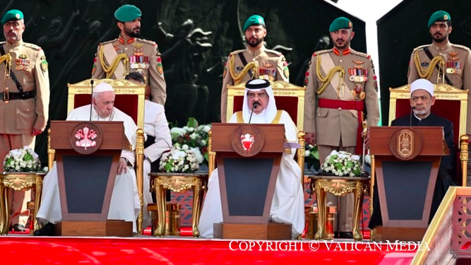 Los líderes religiosos y el rey de Bahrein