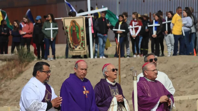 Obispos de México y EE.UU. Misa en la frontera