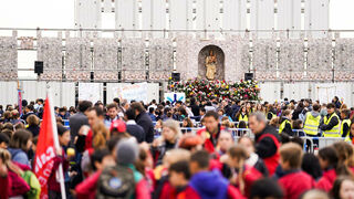Ofrendas a la Virgen de la Almudena