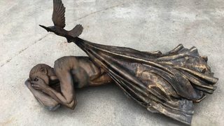 El Papa bendijo una estatua dedicada a los sin techo del mundo