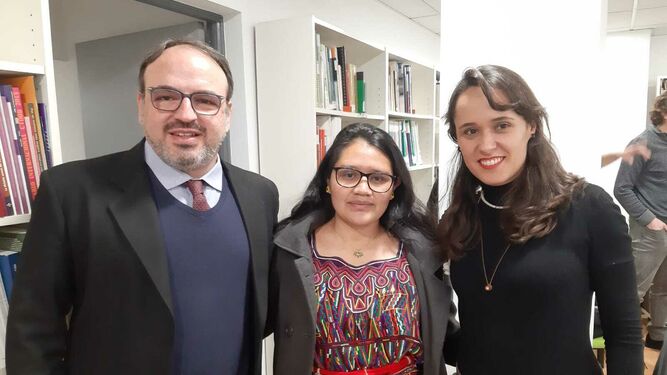 Danilo Chammas y Carolina de Brasil y en medio Feliciana Herrera de Guatemala