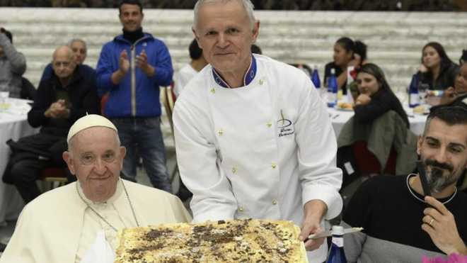 Francisco, durante el almuerzo