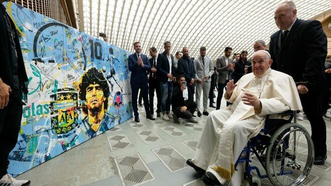 Francisco, con las estrellas del Partido de la Paz de Scholas