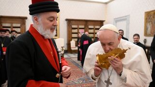 El Papa, y el patriarca asirio de Oriente