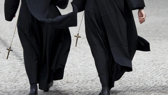 Monjas caminando