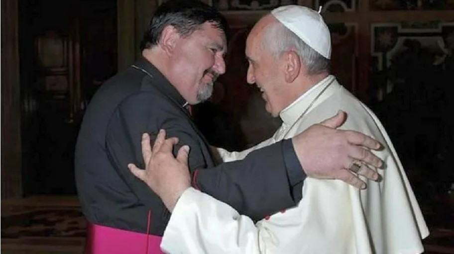 Mons. Macín con el Papa Francisco
