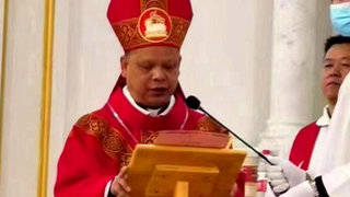 El obispo chino entronizado