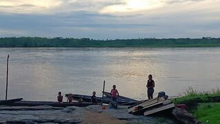 Angoteros. río Napo (Perú)