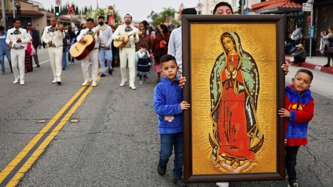 Procesión guadalupana en Los Ángeles
