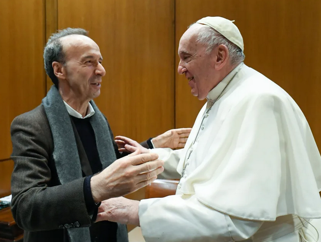 Francisco recibe con alegría al actor y comediante italiano Roberto Benigni