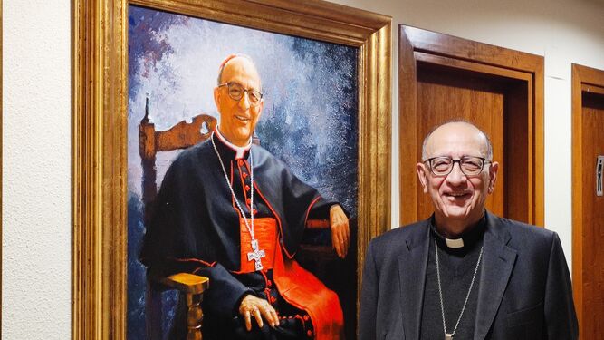 El cardenal Omella, ante su retrato en la 'galería' de presidentes