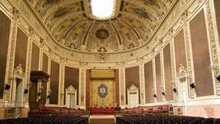 La cena de Nochebuena de Mensajeros de la Paz, en el Paraninfo de la Complutense