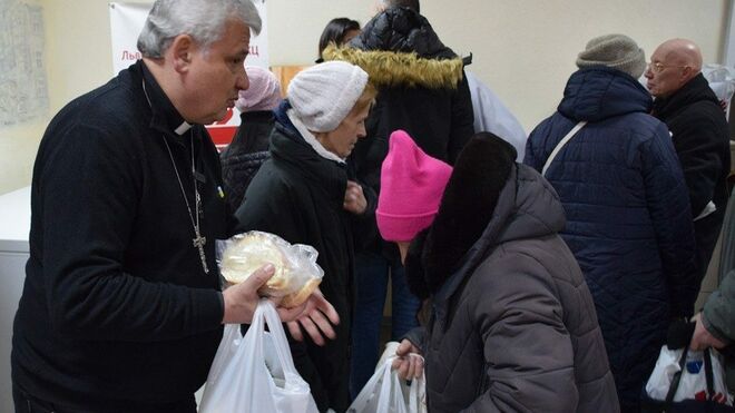 El cardenal Krajewski pasará la Navidad en Kiev