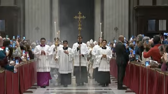 Procesión de entrada en la Misa del Gallo