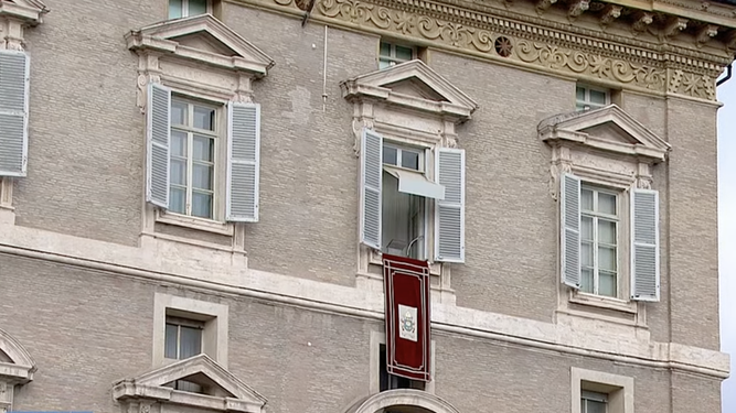 Ventana del palacio apostólico