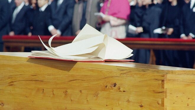 ¿Cómo sería el funeral de Benedicto XVI?