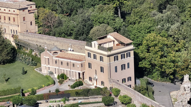 El monasterio Mater Ecclesiae, donde reside Benedicto XVI