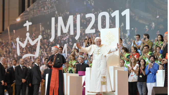 Benedicto XVI, junto a Rouco, en la JMJ de Madrid