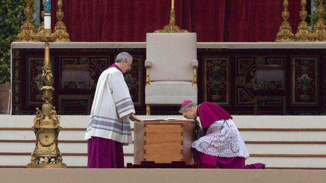 Gänswein, a tumba abierta: “Cuando Francisco me destituyó, me quedé de piedra"