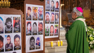 “Nuestra iglesia está unida a nuestro pueblo” afirmó arzobispo de Lima en conmovedora liturgia por los muertos en Perú
