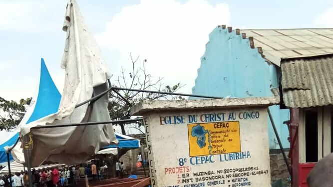 Al menos once muertos tras la explosión de una bomba en una iglesia de Congo
