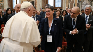 Francisco recibe a colectivos sanitarios