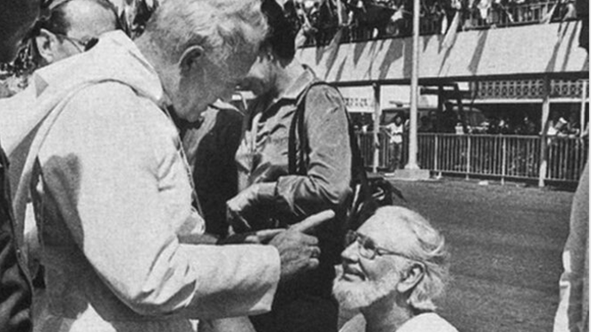 Juan Pablo II y Ernesto Cardenal