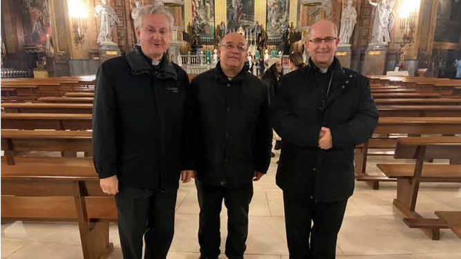 Los dos visitadores, con monseñor Vives