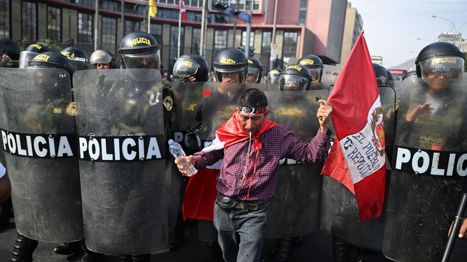 Obispos cancelan Eucaristía por la paz en Perú