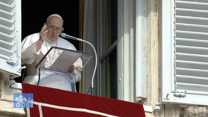 El Papa imparte la bendición