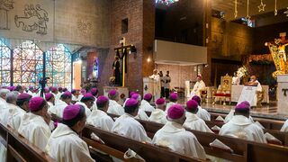 Los obispos peruanos urgen al Congreso a "dar una respuesta inmediata" a las peticiones del pueblo