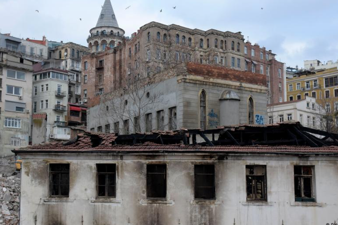 Iglesia Católica Armenia en el distrito Beyoglu