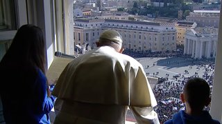 Ángelus del Papa con niños de la Acción Católica