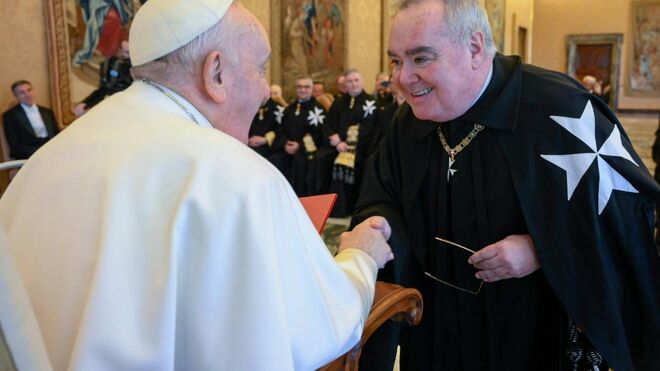 Francisco recibe a los nuevos dirigentes de la Orden de Malta
