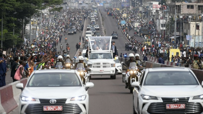 Francisco, a su llegada a Kinshasa