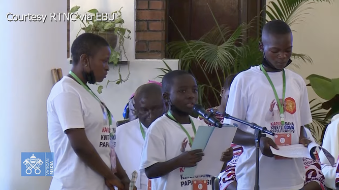 El testimonio de uno de los niños ante el Papa en Kinshasa