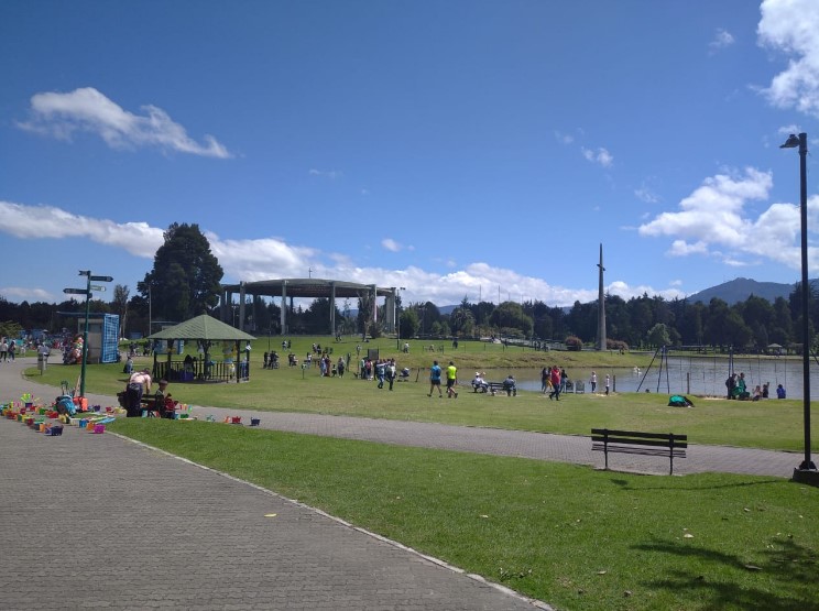 domingo en familia en el parque Simón Bolívar de Bogotá