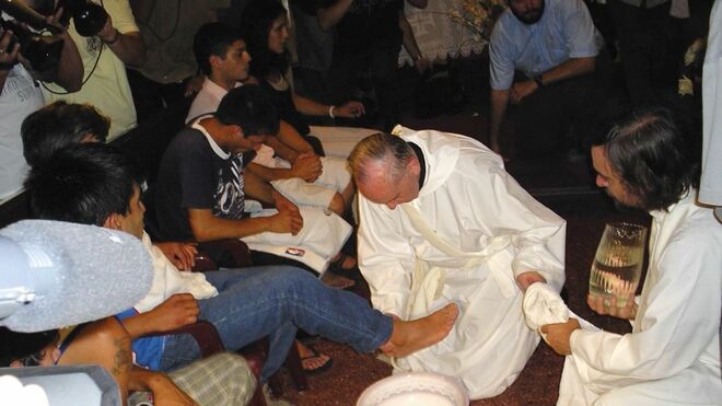 Jorge Bergoglio y el 'padre Pepe', a su izquierda