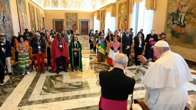 Francisco, ante los delegados del Foro de los Pueblos Indígenas