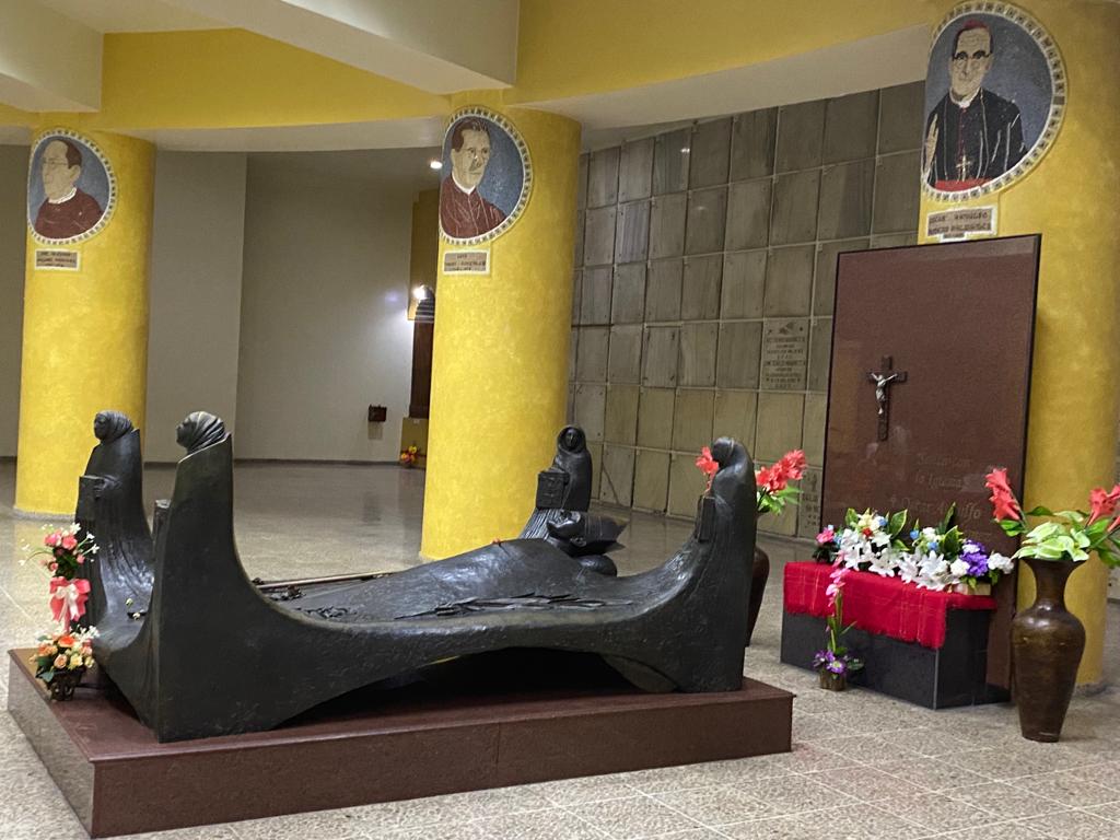 Tumba de monseñor Romero