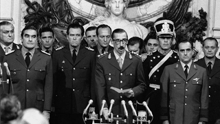 La Junta Militar, encabezada por Jorge Videla