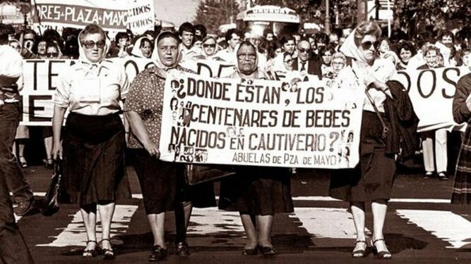 Manifestación de las Madres de la Plaza de Mayo