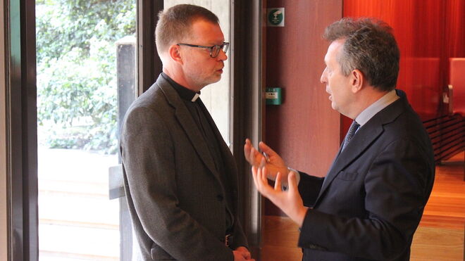 Zollner, durante la presentación del informe en Lisboa