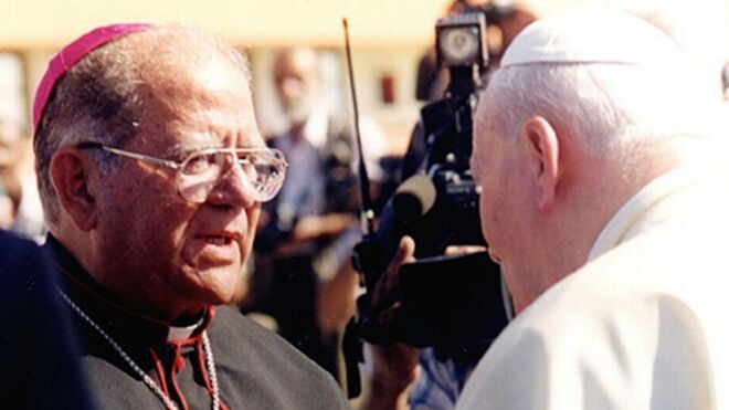 Del Vaticano a la UH: 25 años entre discursos