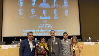 Juan Cuatrecassa, junto a algunos responsables de la Campaña, en la Asamblea Nacional