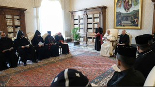 Papa y monjes ortodoxos