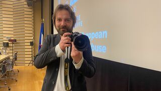 Simone Padovani, autor de 'Shame', la muestra con los rostros de las víctimas de abusos